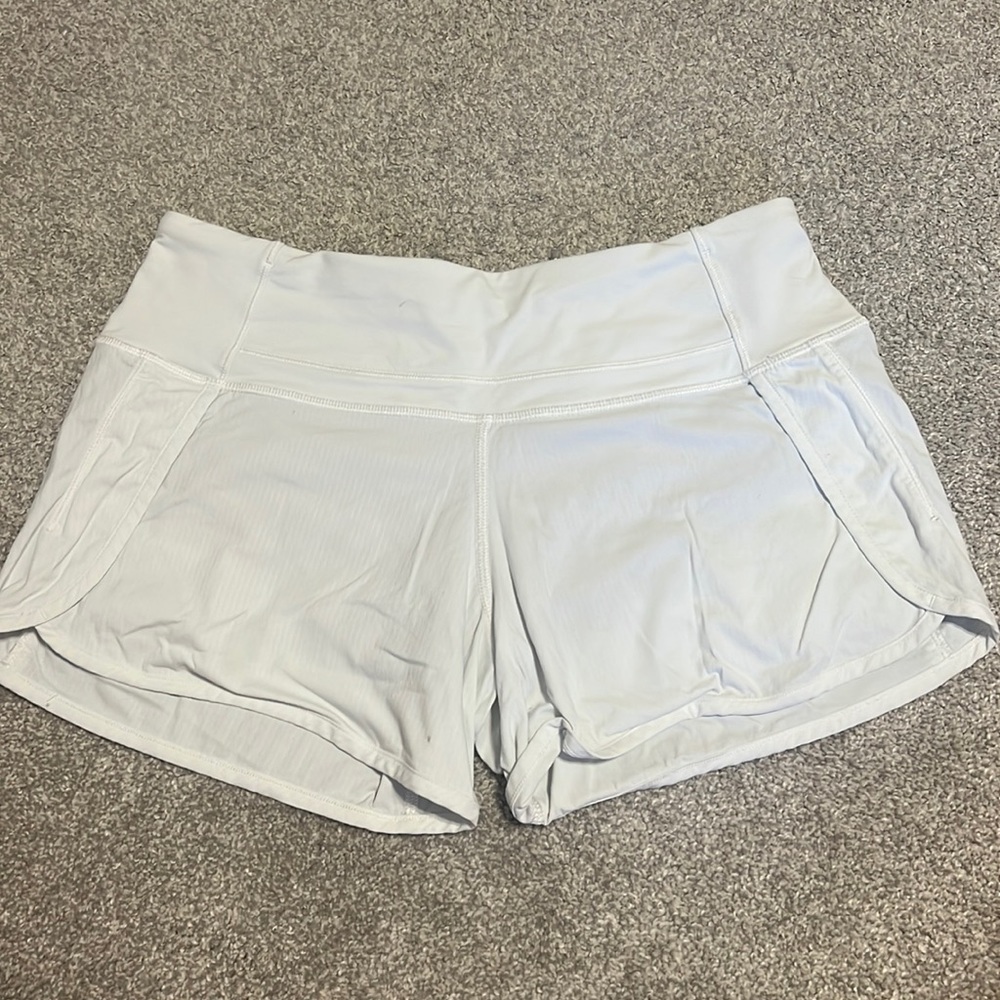 speed up size 4, 4”. good condition other than the small fuzzies in back.